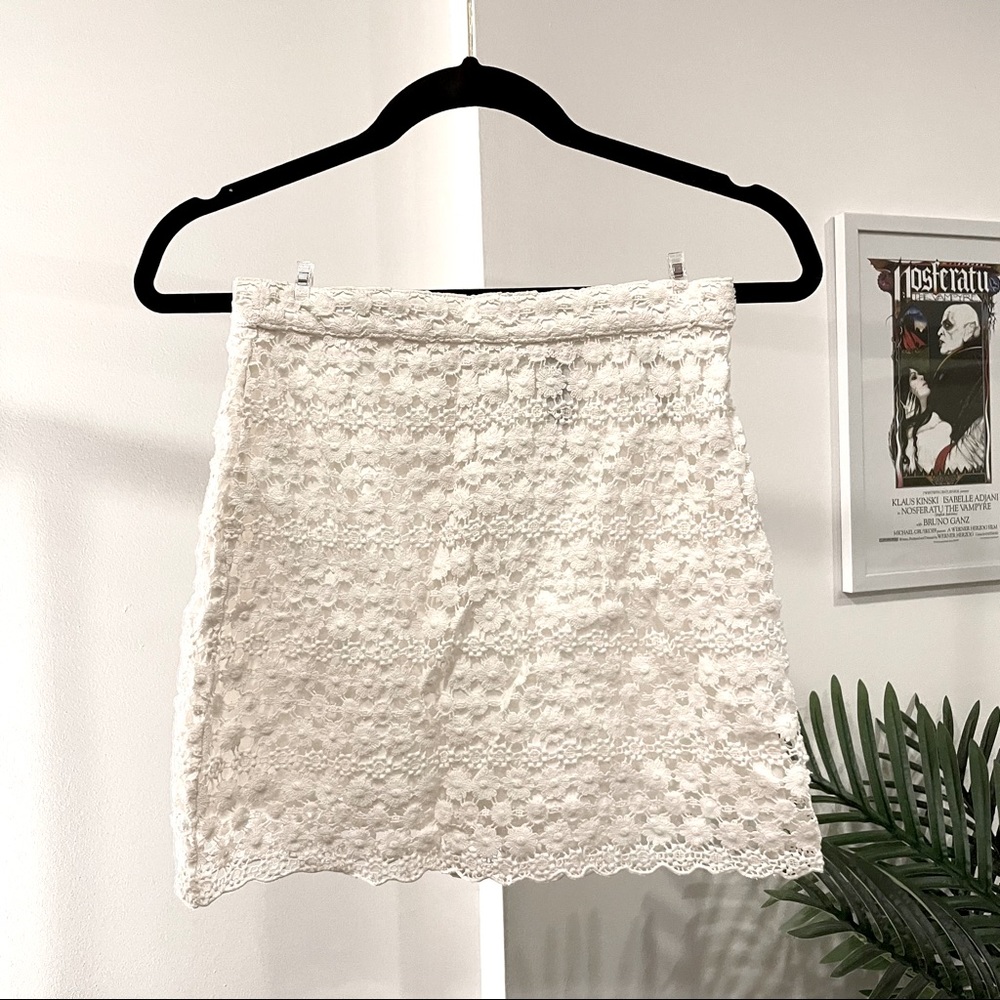Daisy Lace Mini Skirt